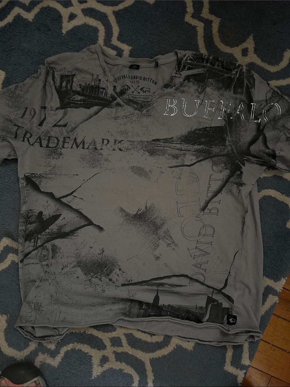 Buffalo David Bitton Gray Graphic Short-Sleeve Crew Tee